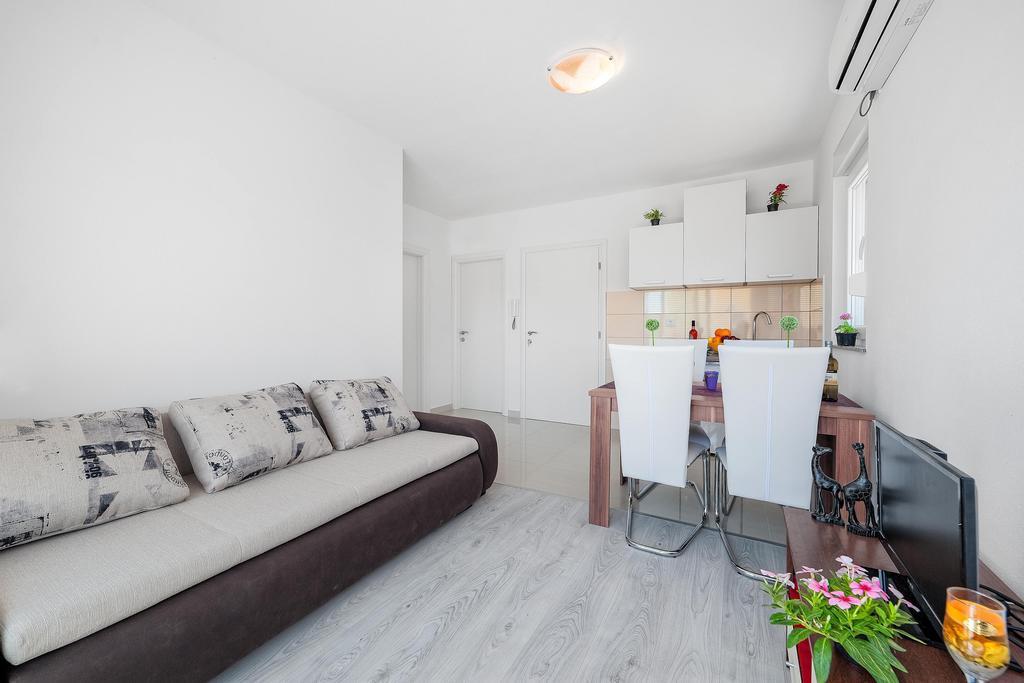 Apartments Hrvoje فوديس الغرفة الصورة