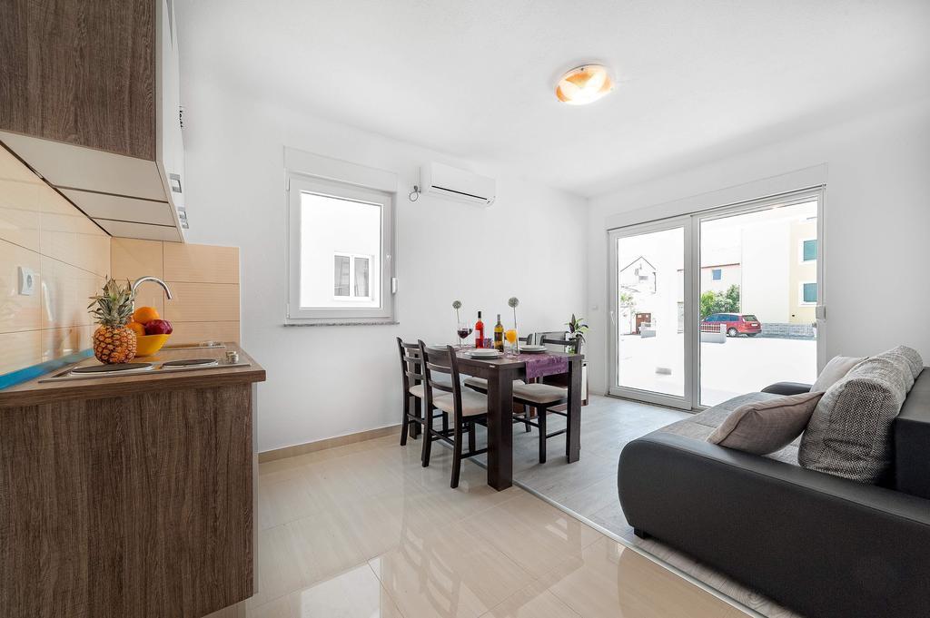 Apartments Hrvoje فوديس الغرفة الصورة