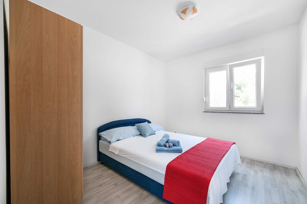 Apartments Hrvoje فوديس الغرفة الصورة